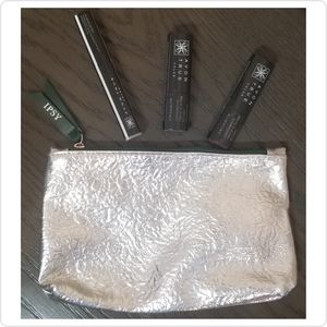Avon Makeup - 💥5 for 25💥 Avon 2 lipsticks,1 Gloss,&1 Ipsy Bag Avon Makeup - 💥5 for 25💥 Avon 2 lipsticks,1 Gloss,&1 Ipsy Bag